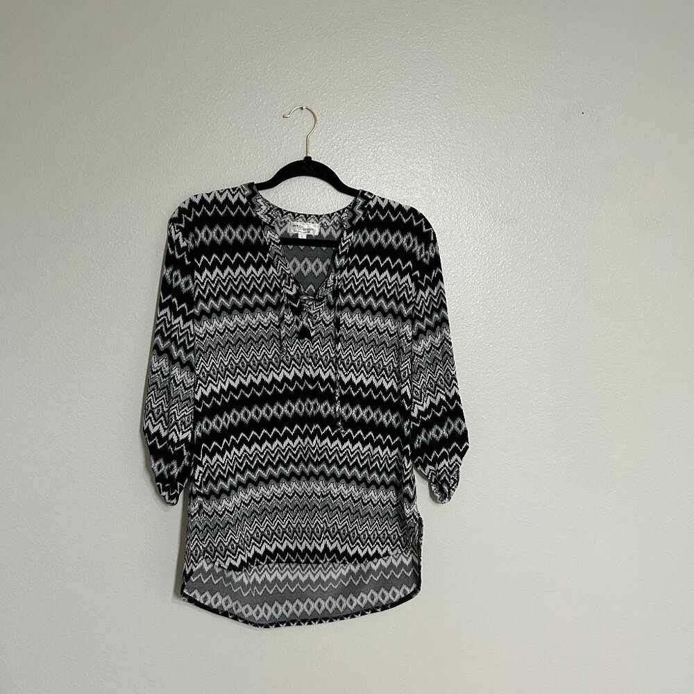 Eve & Maddie patterned  black and white shirt with criss cross ties on front and